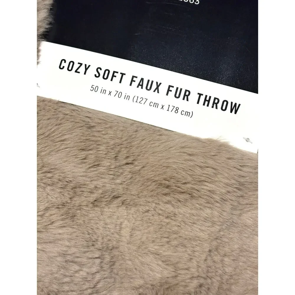 FRYE Faux Fur Throw Blanket 50 x 70